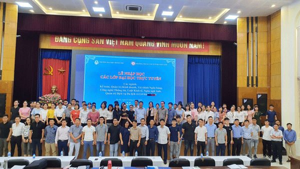 khai giang