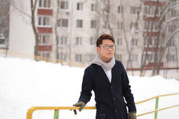 dang-du-hoc-o-nga-nam-sinh-bo-ngang-ve-viet-nam-hoc-dai-hoc-online