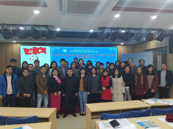 le-khai-giang-lop-cu-nhan-truc-tuyen-ehou-ngay-06-01-2019