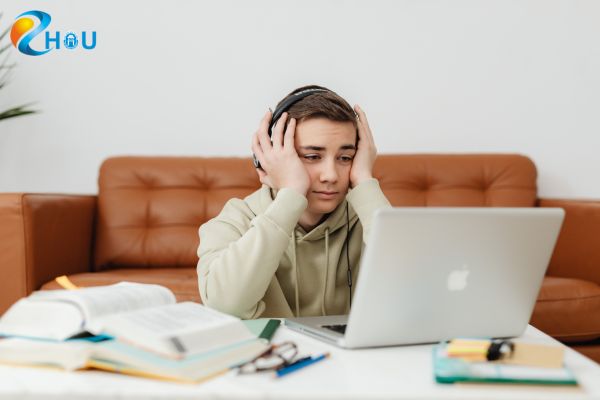 thach-thuc-lon-ban-phai-doi-mat-khi-hoc-dai-hoc-tu-xa