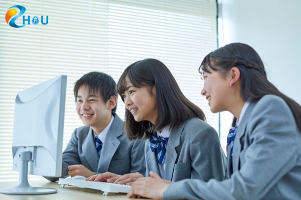 phan-tich-uu-diem-va-thach-thuc-cua-dai-hoc-tu-xa