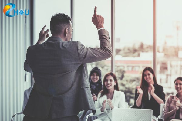 nha-quan-ly-can-hoc-gi-de-nang-cao-nang-luc-lanh-dao-toan-dien